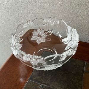 Vintage Mikasa Crystal Poinsettia Serving Bowl West Germany 8.75” EUC